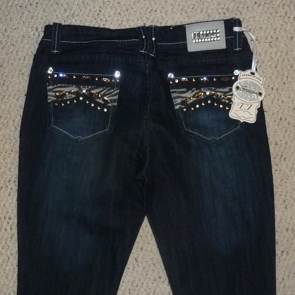 TRUE JEANS Dark Wash Denim, Straight Leg, Embellished, Rhinestones, Size 9 NWT - Picture 8 of 13